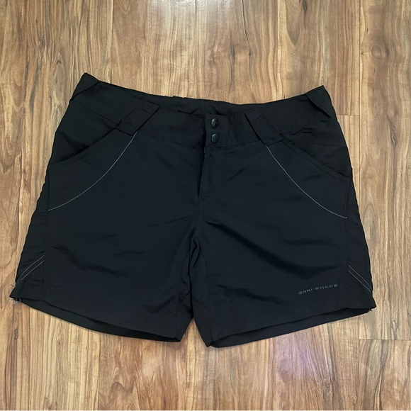 Columbia  PFG Women's Black Athletic Shorts - Picture 1 of 6